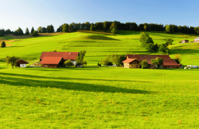Bergbauernhof im Grünen